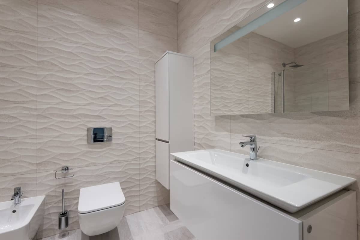 Luna oval countertop basin in matt white fireclay