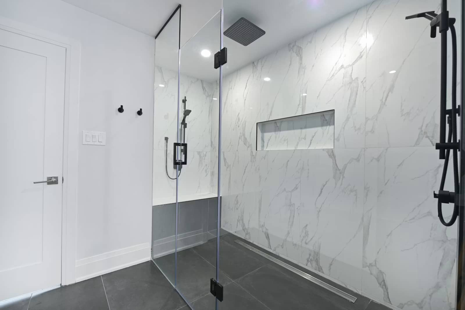 Mono concealed thermostatic shower valve with slim matt black plate and lever