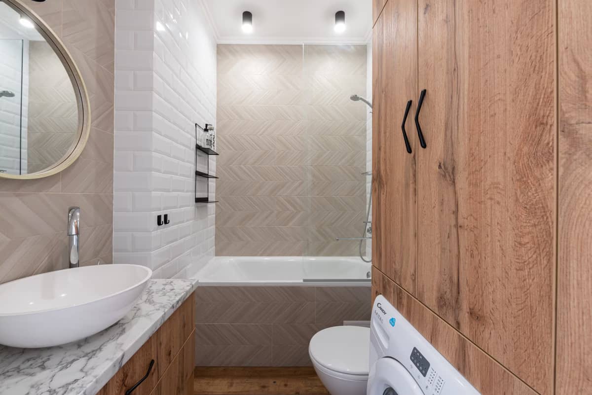 Compact 400mm cloakroom vanity in matt white with integrated basin